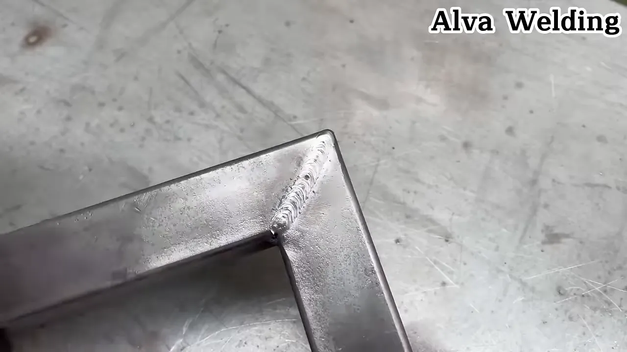 Preparing a V-groove for a butt joint