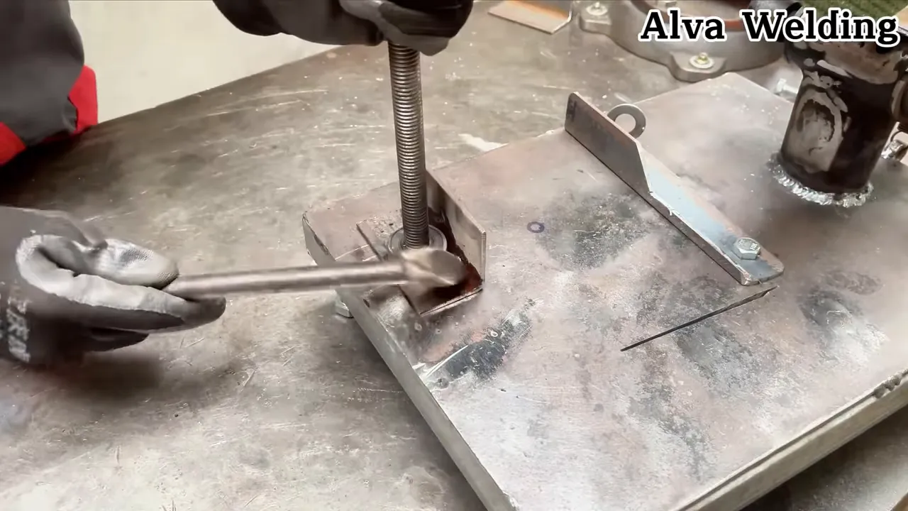 Safety shield and emergency stop switch on the workbench tool setup