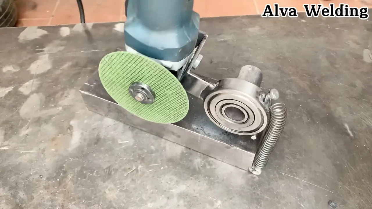 Homemade grinding shield protecting the bench and nearby parts