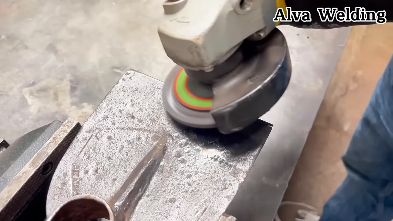 portable vibration damping mat under a part for finishing