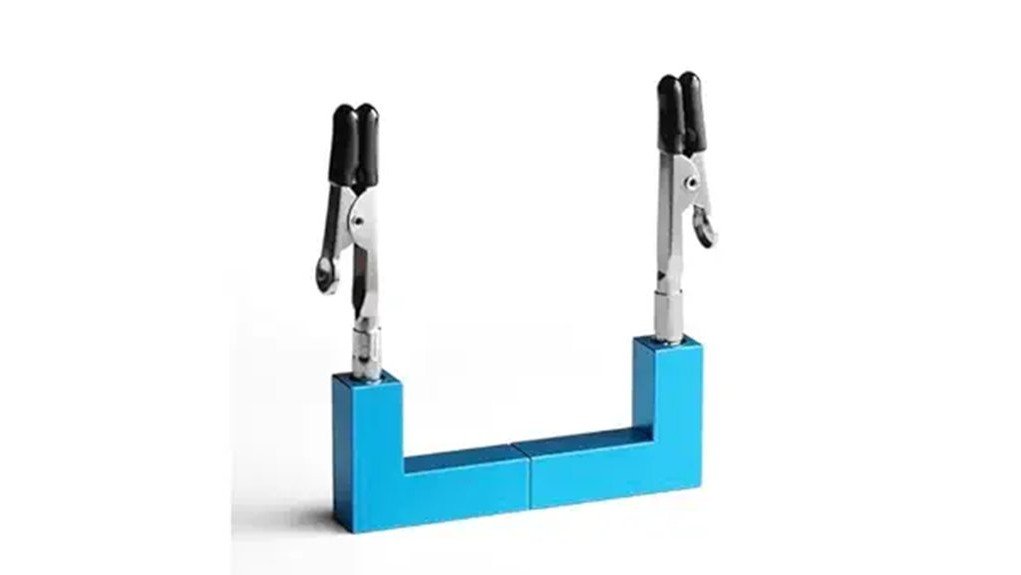 soldering assistance with magnets